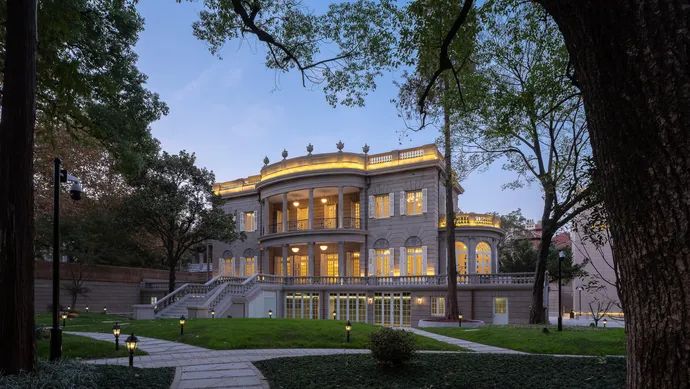 Shanghai Opera House - Traditional performance venue